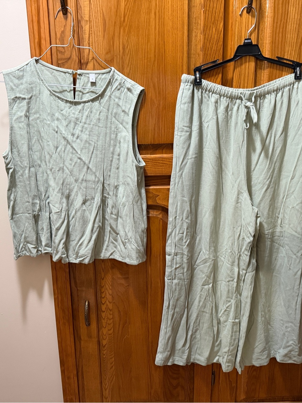 Light Sage 2 Piece Set — Women's Tank & Wide-Leg Pants Size M Linen & Rayon NEW